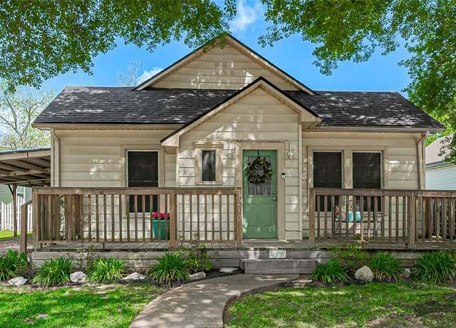 Property at 3210 North Ave, Needville, TX 77461, 2 beds, 1 bath