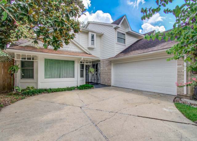 Property at 3223 S Briar Knoll Dr, Houston, TX 77082, 3 beds, 2.5 baths