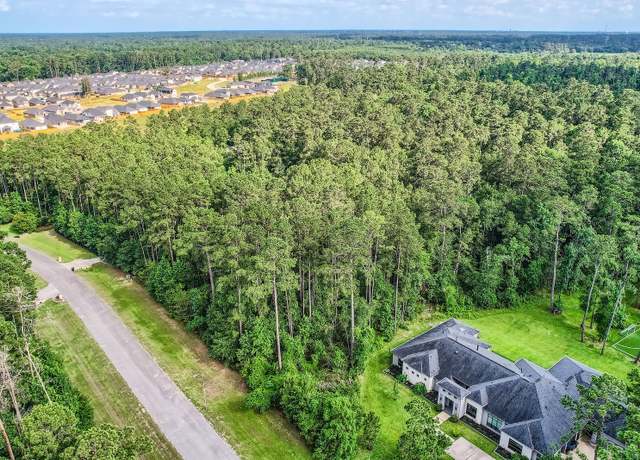 Property at 10213 S Autumn Leaf Cir, Magnolia, TX 77354