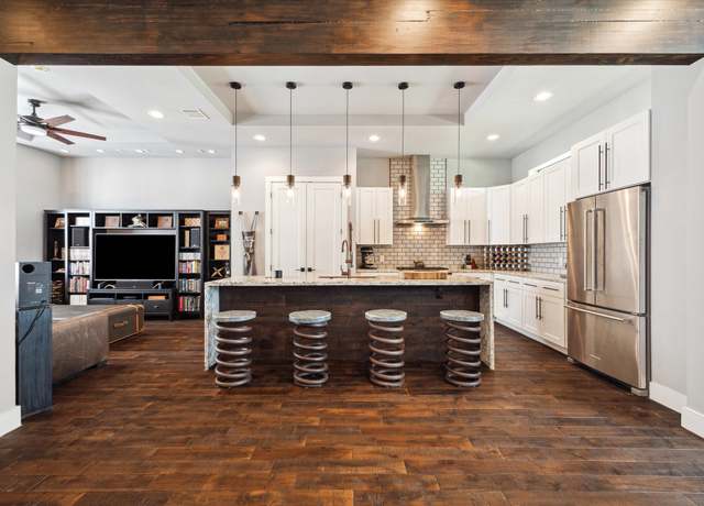 Property at 5121 Elysian St, Houston, TX 77009, 3 beds, 2.5 baths