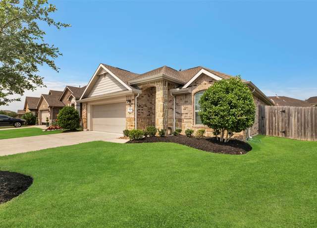 Property at 6725 Coral Bells Ln, Dickinson, TX 77539, 3 beds, 2 baths