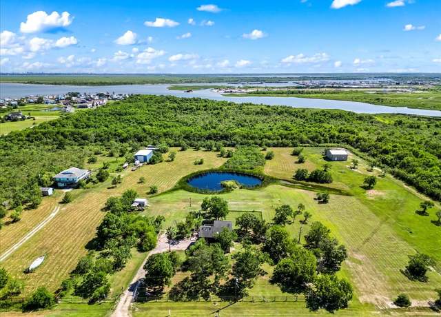 Property at 2525 Avenue N, San Leon, TX 77539, 3 beds, 1 bath
