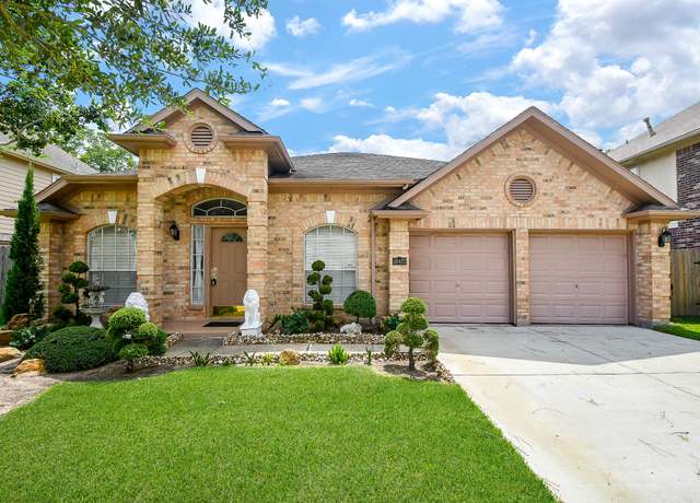 Property at 16422 Ember Hollow Ln, Sugar Land, TX 77498, 4 beds, 2 baths