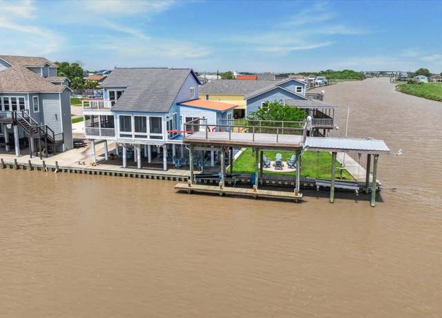 Property at 395 Redfish Dr, Freeport, TX 77541, 4 beds, 3.5 baths