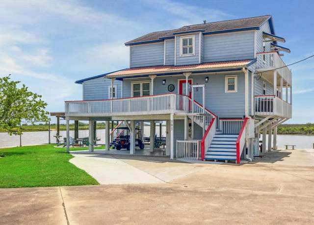 Property at 395 Redfish Dr, Freeport, TX 77541, 4 beds, 3.5 baths