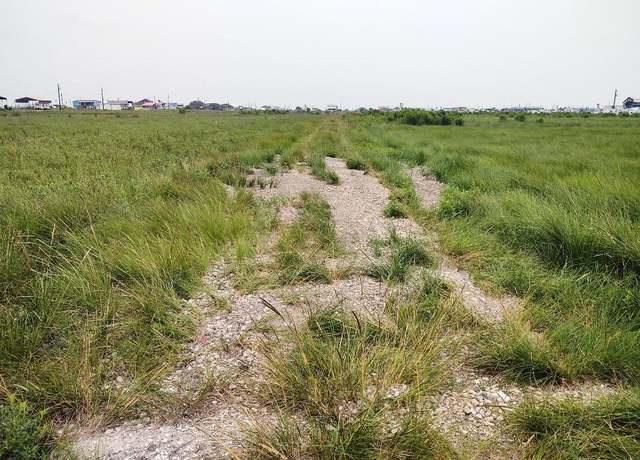 Property at 226 Terrapin St, Sargent, TX 77414
