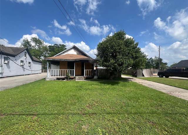 Property at 136 S Houston Ave, Humble, TX 77338, 2 beds, 1 bath