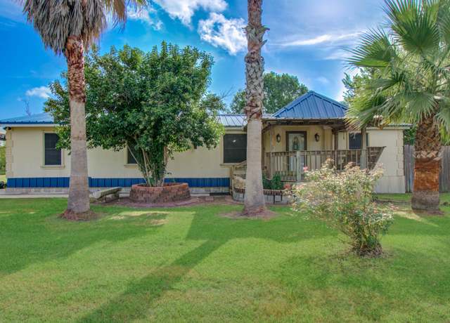 Property at 1206 County Road 192, Alvin, TX 77511, 3 beds, 2 baths