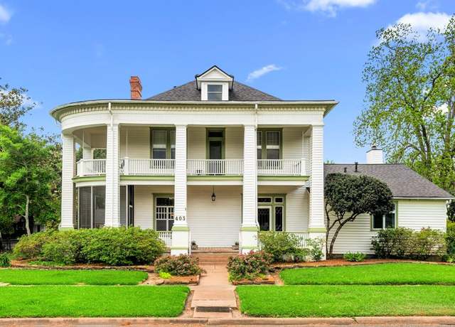 Property at 403 Hoskins Broadway St, El Campo, TX 77437, 5 beds, 2 baths