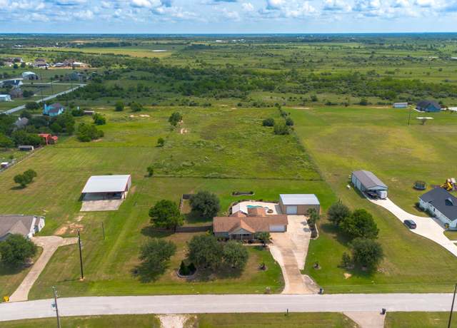 Property at 1812 Settlers Court Dr, Sealy, TX 77474, 3 beds, 3 baths
