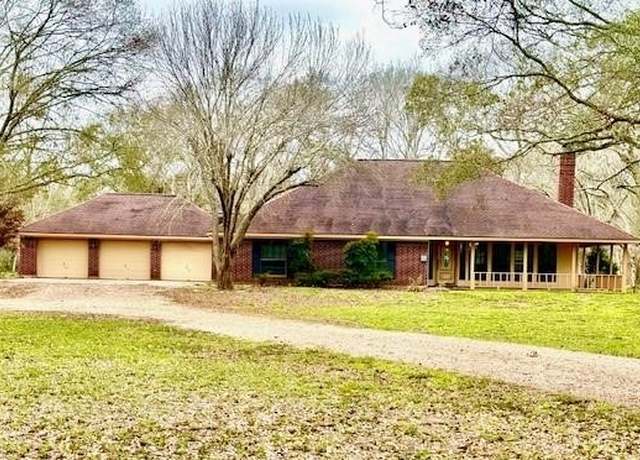 Property at 327 County Road 735, Angleton, TX 77515, 4 beds, 2 baths