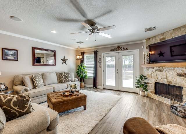 Property at 11823 Solon Springs Dr, Tomball, TX 77375, 5 beds, 2.5 baths