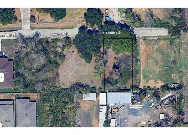 Property at 9826 Bennett St, Houston, TX 77029
