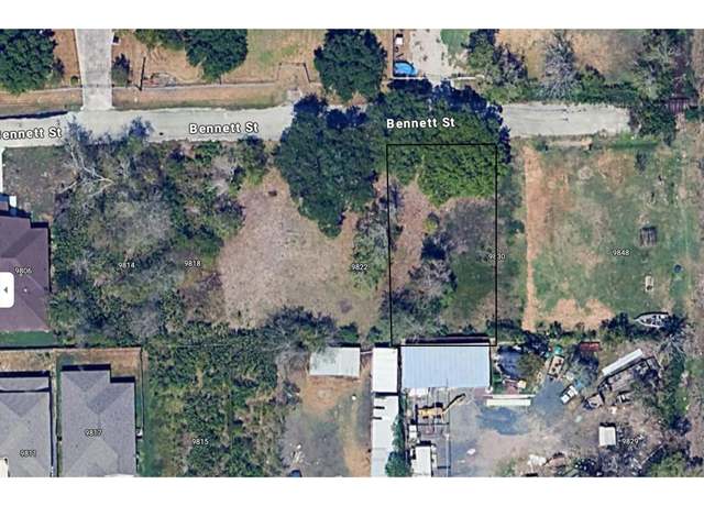 Property at 9826 Bennett St, Houston, TX 77029