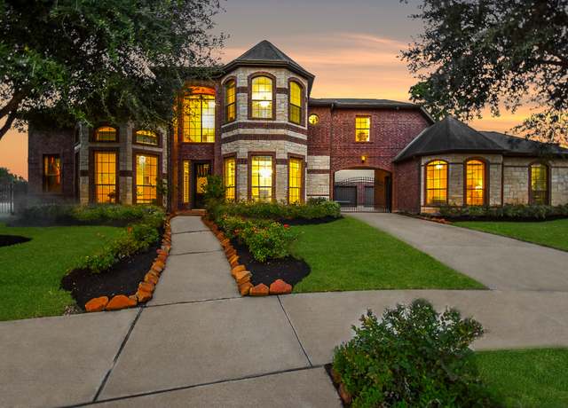 Property at 31 Fort Arbor Ln, Missouri City, TX 77459, 6 beds, 4.5 baths
