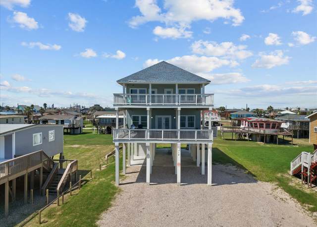 Property at 718 Beach Dr, Surfside Beach, TX 77541, 5 beds, 3.5 baths