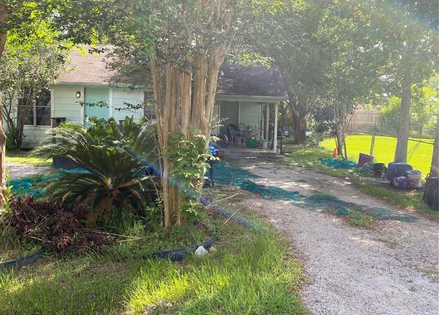 Property at 4213 Kinne St, Bacliff, TX 77518, 2 beds, 1 bath