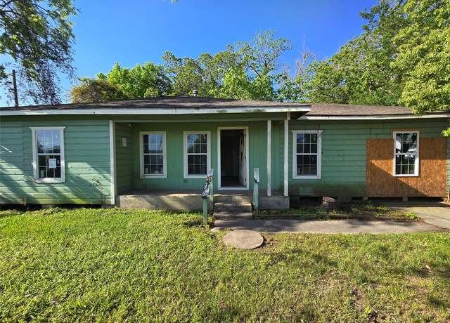 Property at 807 Pearl Ave, Baytown, TX 77520, 4 beds, 2 baths