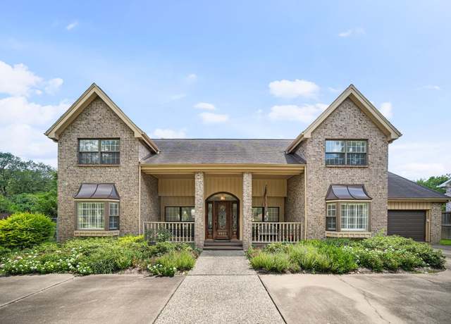 Property at 4821 Maple St, Bellaire, TX 77401, 4 beds, 4.5 baths