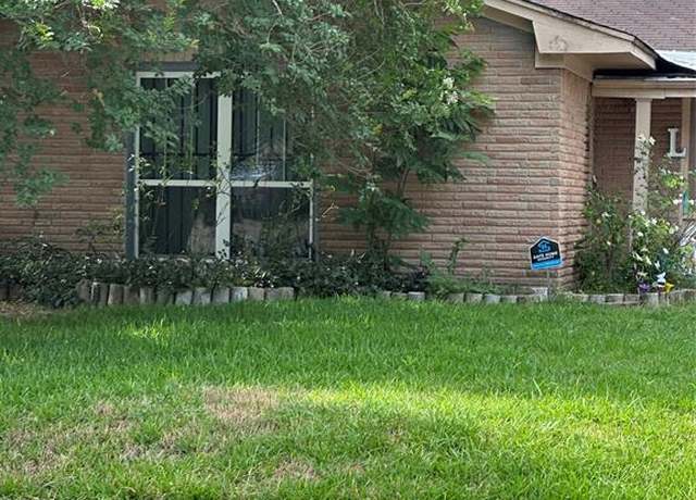 Property at 3719 Heatherbrook Dr, Houston, TX 77045, 3 beds, 2 baths