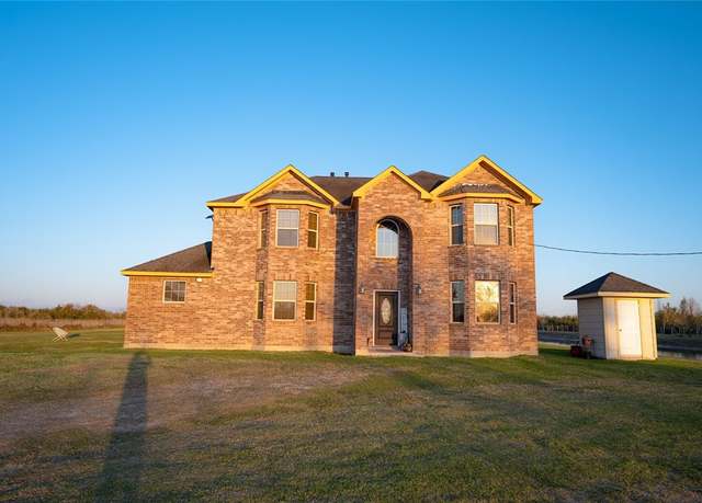 Property at 8503 Center St, Hitchcock, TX 77563, 5 beds, 3.5 baths
