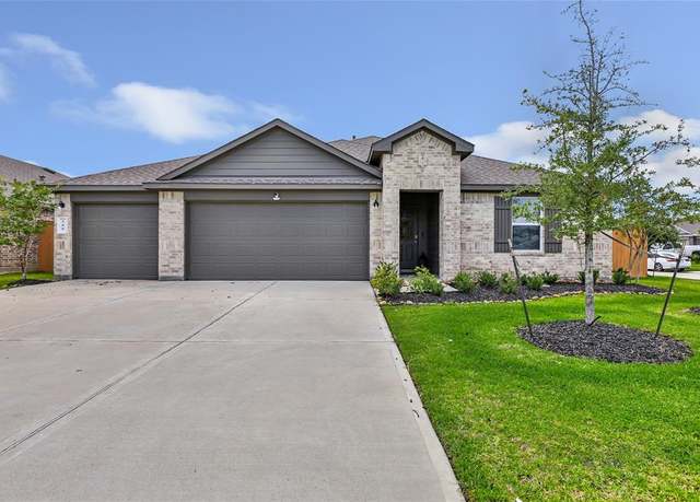 Property at 500 San Marcos Trl, Dayton, TX 77535, 4 beds, 2 baths