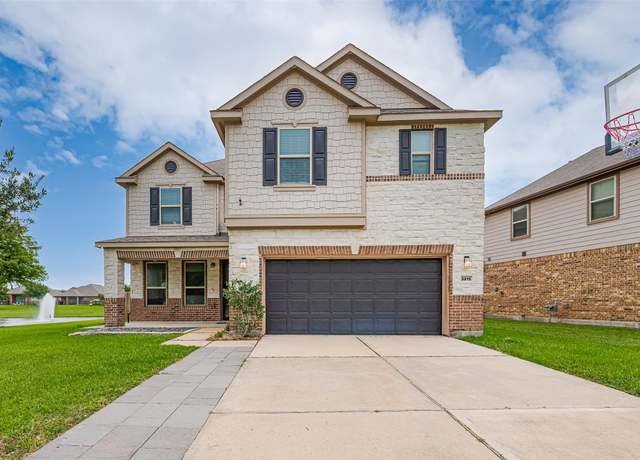 Property at 3215 Laurel Bend Ln, Pearland, TX 77584, 4 beds, 2.5 baths