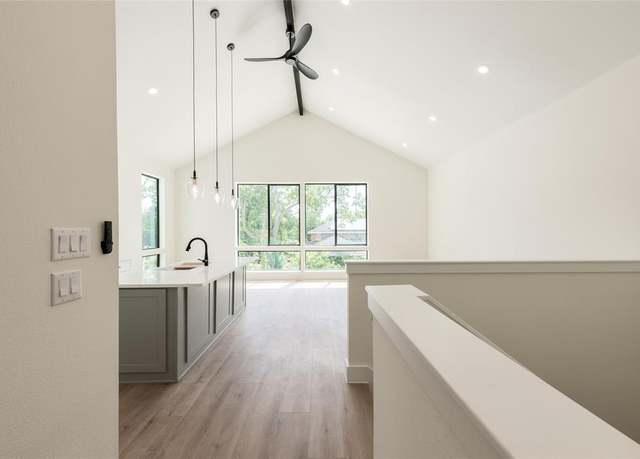 Property at 6137 Pacific Forest Dr, Houston, TX 77091, 3 beds, 2.5 baths