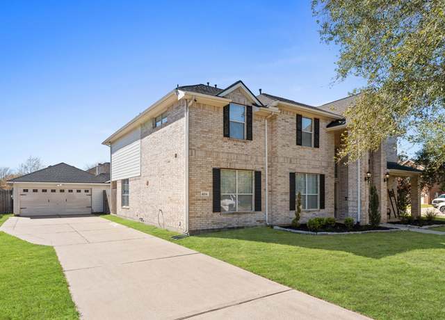 Property at 4204 Oriole Trails Dr, Dickinson, TX 77539, 5 beds, 3.5 baths