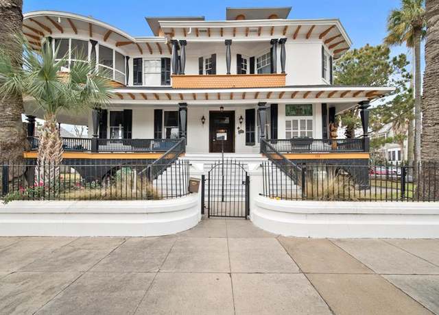 Property at 511 17th St, Galveston, TX 77550, 7 beds, 7.5 baths