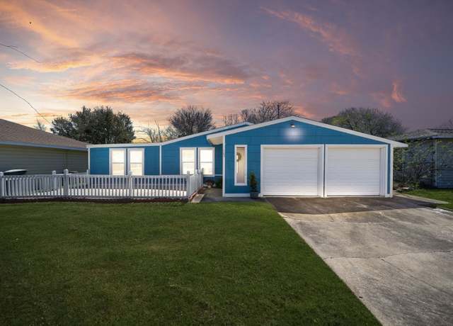 Property at 105 Pompano Ave, Galveston, TX 77550, 3 beds, 2 baths