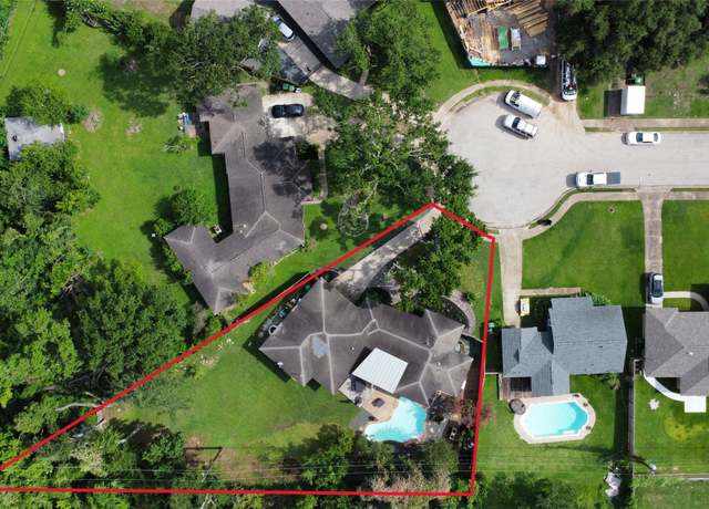 Property at 1522 Glen Oaks St, Houston, TX 77008, 3 beds, 2 baths