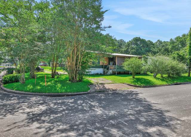 Property at 1000 Trinity Cut Off, Huntsville, TX 77320, 2 beds, 2 baths