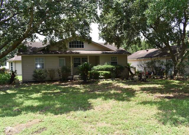 Property at 2210 Geronimo Ln, Rosenberg, TX 77471, 3 beds, 1.5 baths
