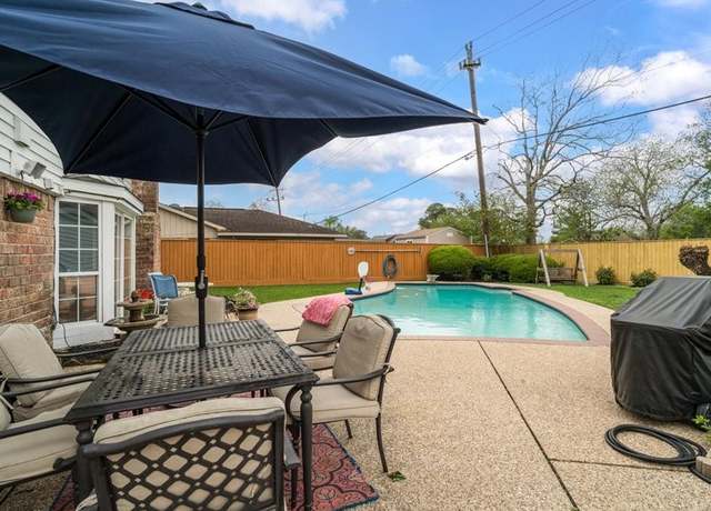 Property at 10407 Sagetree Dr, Houston, TX 77089, 4 beds, 2.5 baths