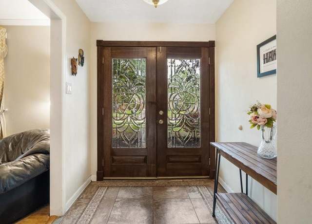 Property at 10407 Sagetree Dr, Houston, TX 77089, 4 beds, 2.5 baths