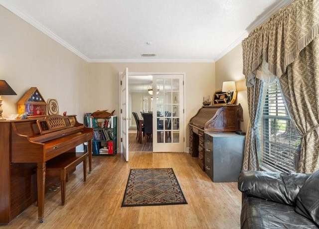 Property at 10407 Sagetree Dr, Houston, TX 77089, 4 beds, 2.5 baths