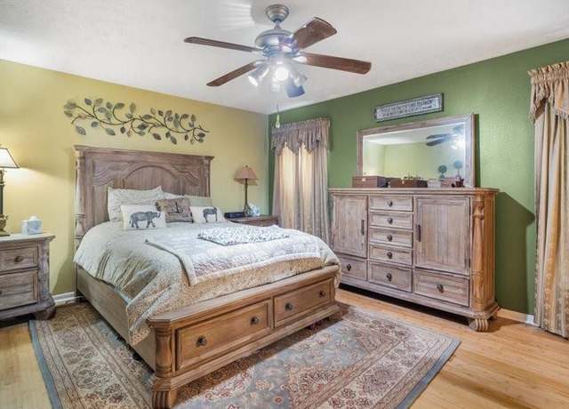 Property at 10407 Sagetree Dr, Houston, TX 77089, 4 beds, 2.5 baths