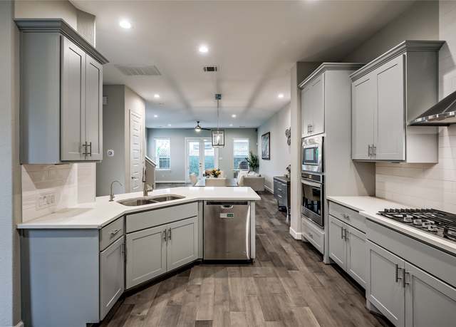 Property at 1511 Crockett St Unit A, Houston, TX 77007, 4 beds, 3.5 baths