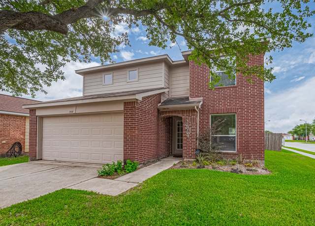 Property at 802 Remington Walk Ct, Houston, TX 77073, 3 beds, 2.5 baths