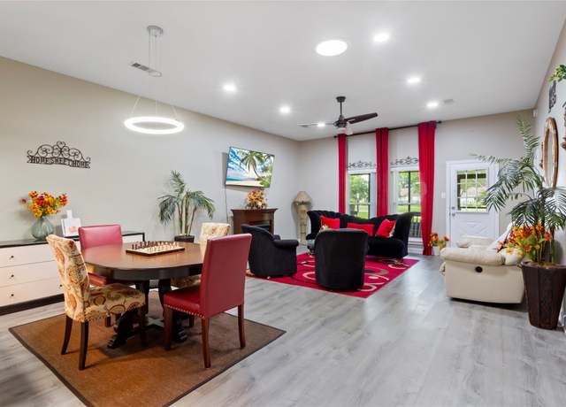 Property at 3302 S Country Meadows Ln, Pearland, TX 77584, 2 beds, 2 baths