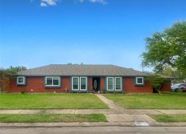 Property at 49 Colony Sq, Angleton, TX 77515, 3 beds, 2.5 baths