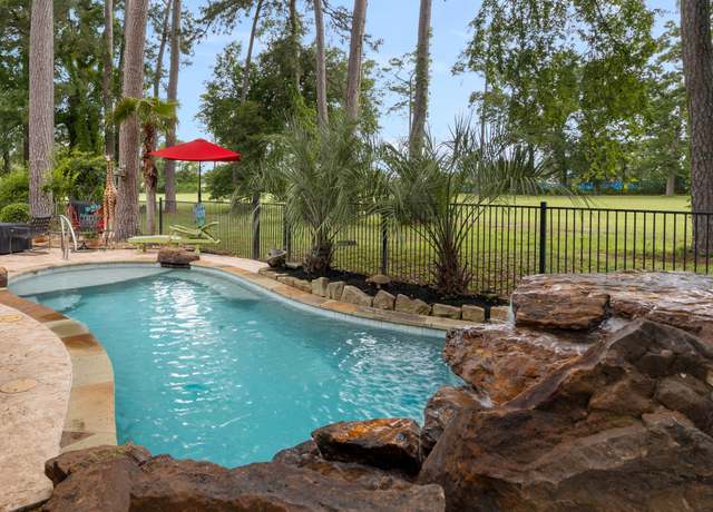 Property at 32 Laguna Rd, Montgomery, TX 77356, 3 beds, 2 baths