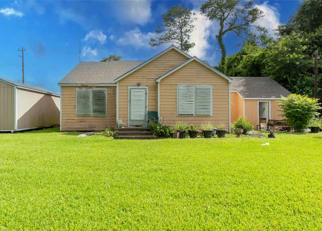 Property at 8002 Highway 6, Hitchcock, TX 77563, 2 beds, 1 bath
