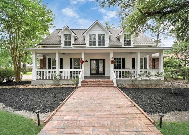 Property at 3710 Roylene Ct, Dickinson, TX 77539, 4 beds, 2.5 baths