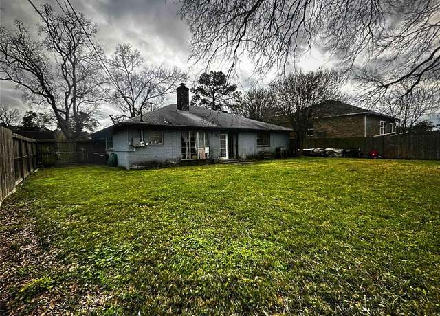 Property at 5003 Live Oak Dr, Dickinson, TX 77539, 4 beds, 2 baths