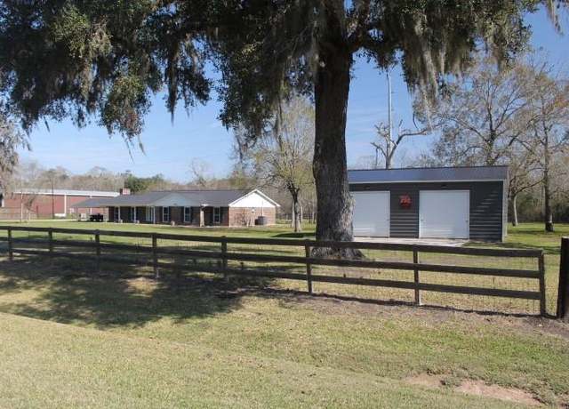 Property at 1510 County Road 878, Sweeny, TX 77480, 3 beds, 2 baths