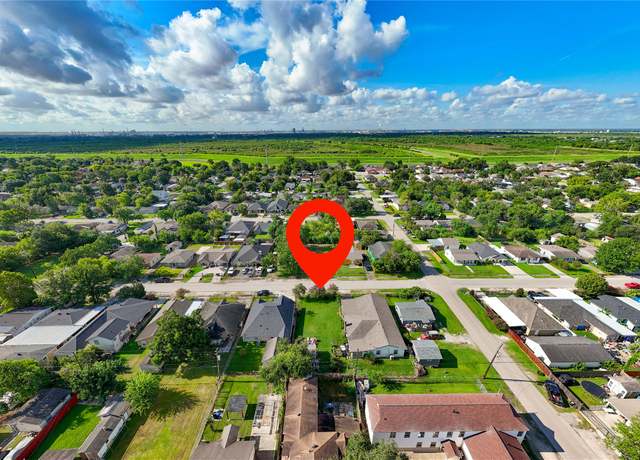 Property at 10410 Munn St, Houston, TX 77029