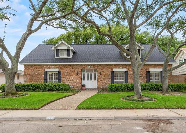 Property at 7 Colony Park Cir, Galveston, TX 77551, 4 beds, 2.5 baths