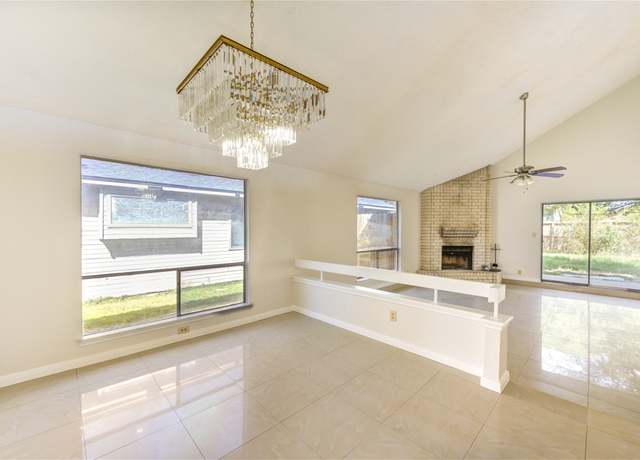 Property at 10534 Walnut Glen Dr, Houston, TX 77064, 3 beds, 2.5 baths